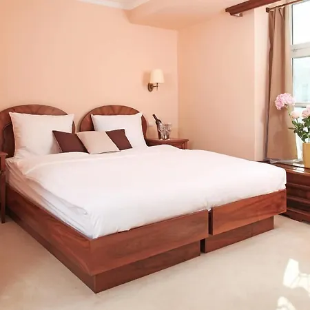 Md Hotel 3*